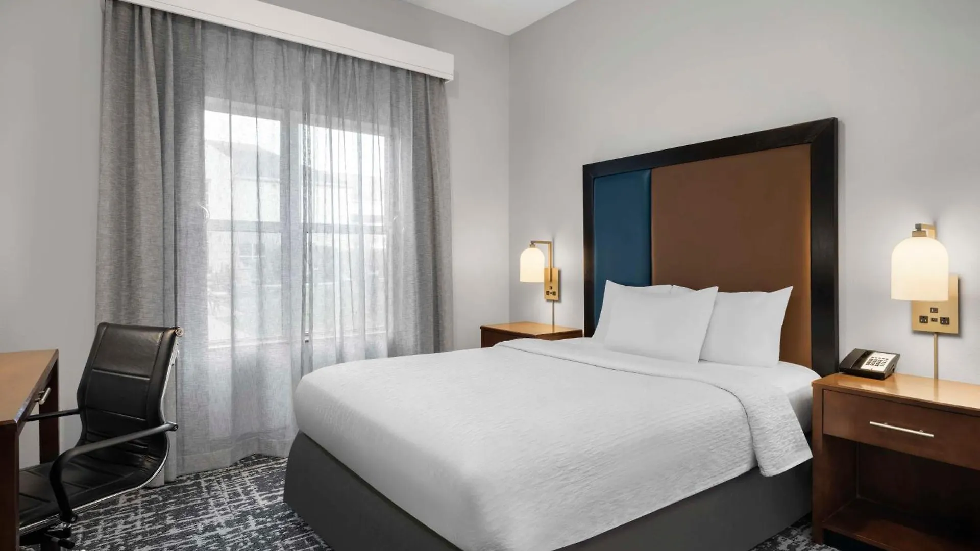 Homewood Suites Columbus - Airport 3*,